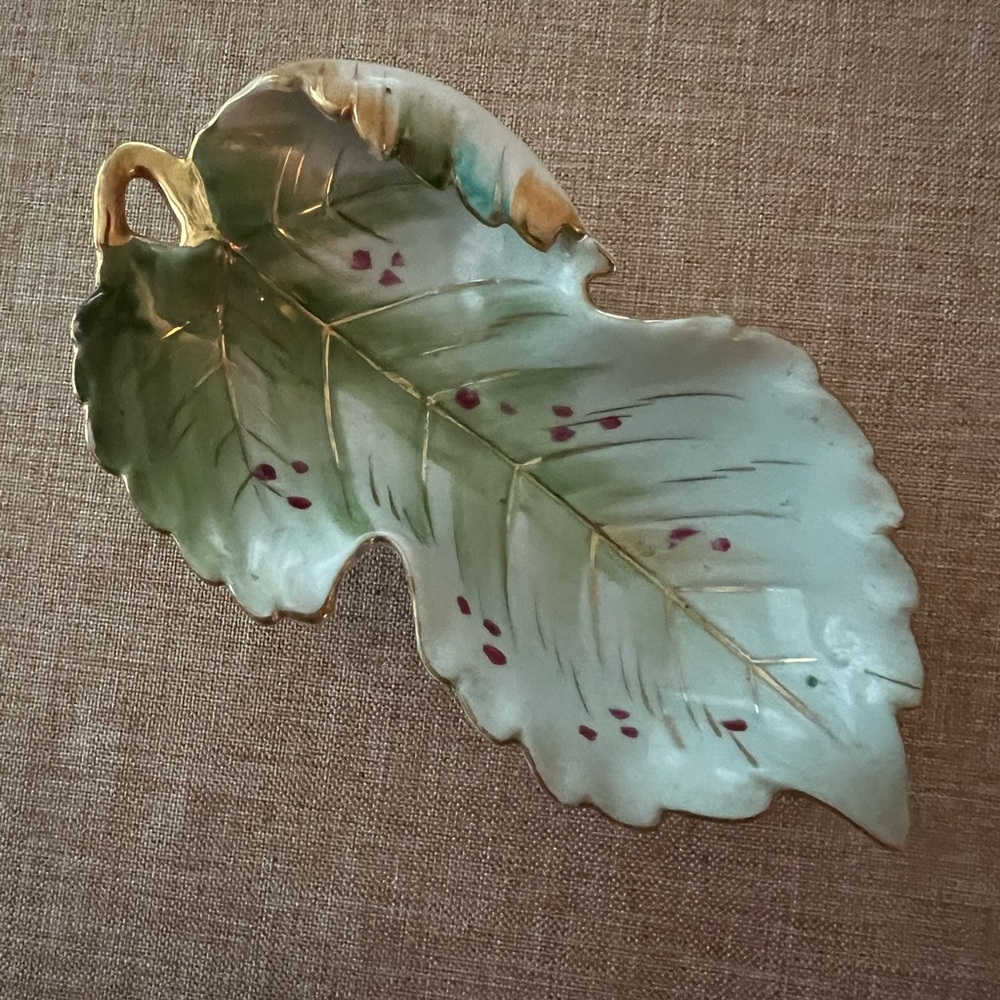 Vintage UCAGCO hand painted leaf dish gold trim with handle